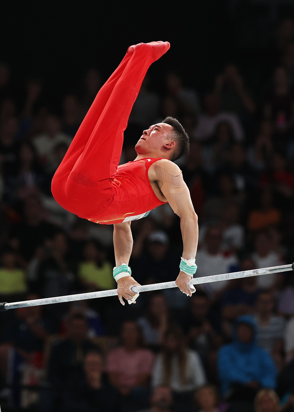 包含精湛技艺闪现！球场上的才华横溢的词条